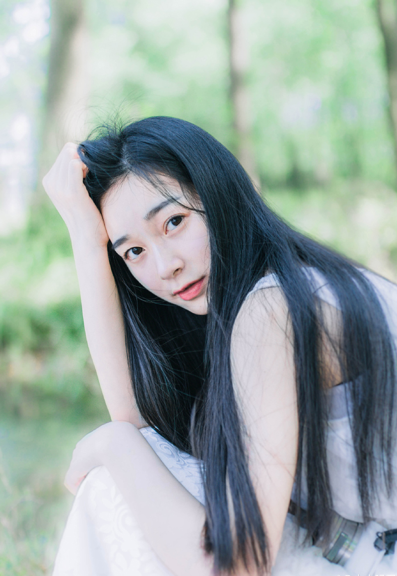但虽然降了，那份想要与中原名将一较高下的心思却没有随之淡去，毕竟不管出于什么样的原因，降将的名声终究不好听，尤其是张飞那个自大狂整日耀武扬威的情况下，严颜更需要一战来证明自己。